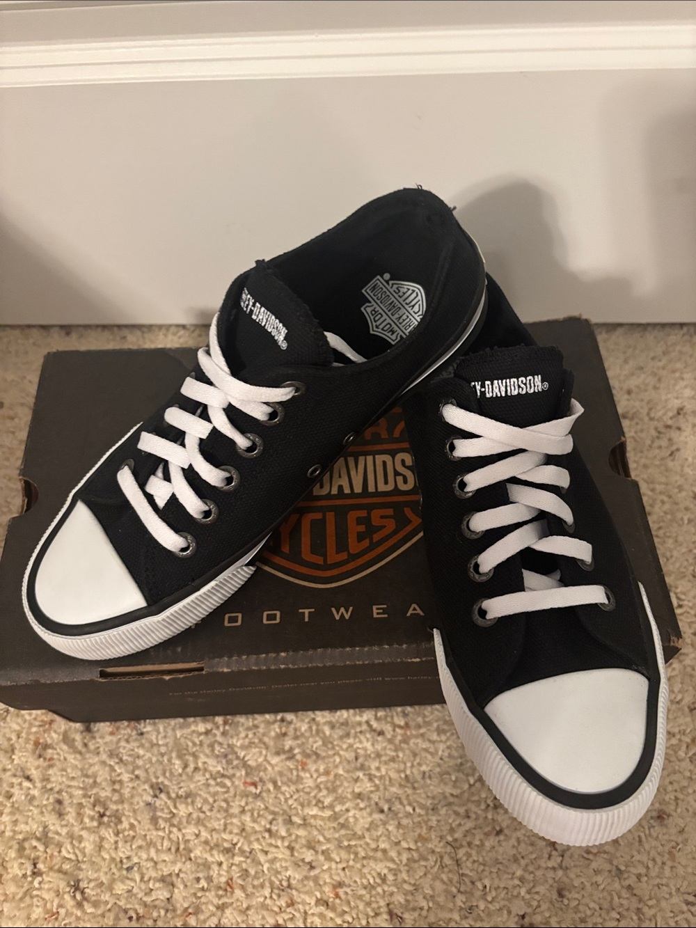 Harley-Davidson Black & White Low-Top Canvas Sneakers
